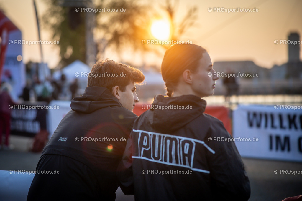 21. ASV Nachtlauf; Koeln, 08.05.24 | Impressionen vom 21. ASV Nachtlauf am 08.05.24 am Tanzbrunnen in Koeln. Foto: BEAUTIFUL SPORTS/Axel Kohring