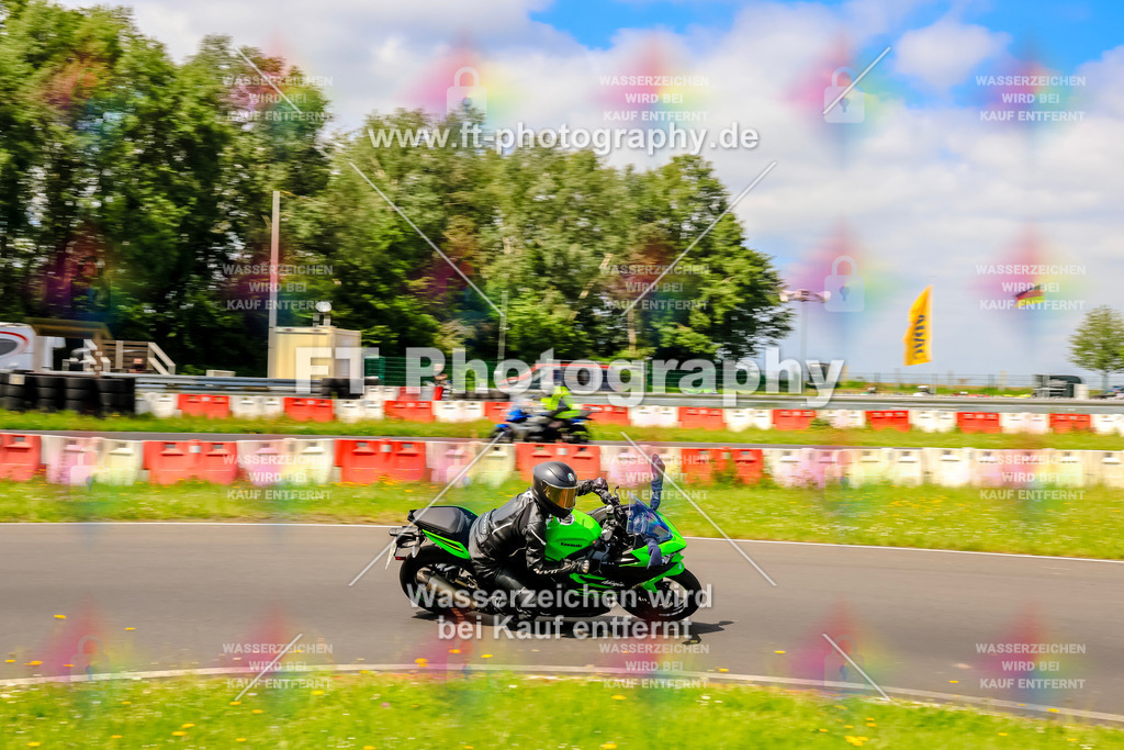 VBK-8181 | Hier findet Ihr Bilder von Touristenfahrten auf der Nürburgring Nordschleife oder von anderen Veranstaltungen die ich besucht habe. Viel Spass beim Durch Schauen 