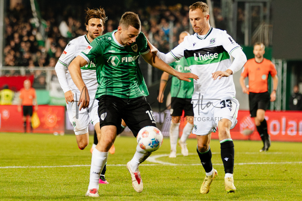 2. Bundesliga, Saison 2025/26, 15. Spieltag: SC Preußen Münster - Hannover 96 | Münster, 05.12.2025: 2. Bundesliga, 15. Spieltag, SC Preußen Münster gegen Hannover 96 im LVM-Preußenstadion in Münster. Foto: sportfotografie.ms | Markus Paletta - Realisiert mit Pictrs.com