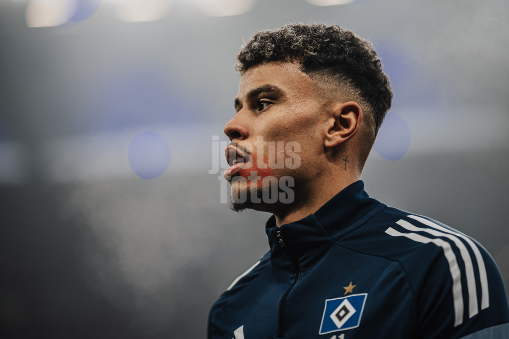 Fußball | Männer | Saison 2025/2026 | 1. Fußball-Bundesliga | 15. Spieltag | Hamburger SV vs. Eintracht Frankfurt | 20.12.2025 | Ransford-Yeboah Königsdörffer (#11, HSV) auf dem Weg in die Kabine