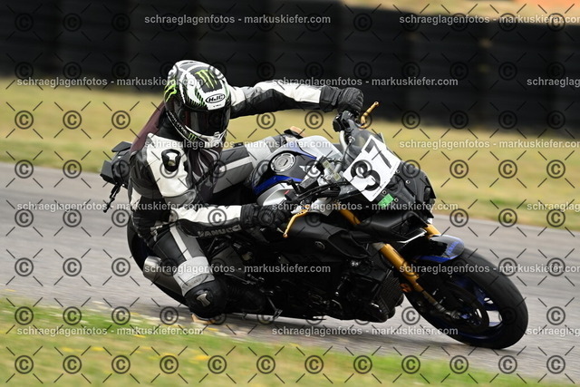 25bt02-1388 | markuskiefer.com - Realisiert mit Pictrs.com