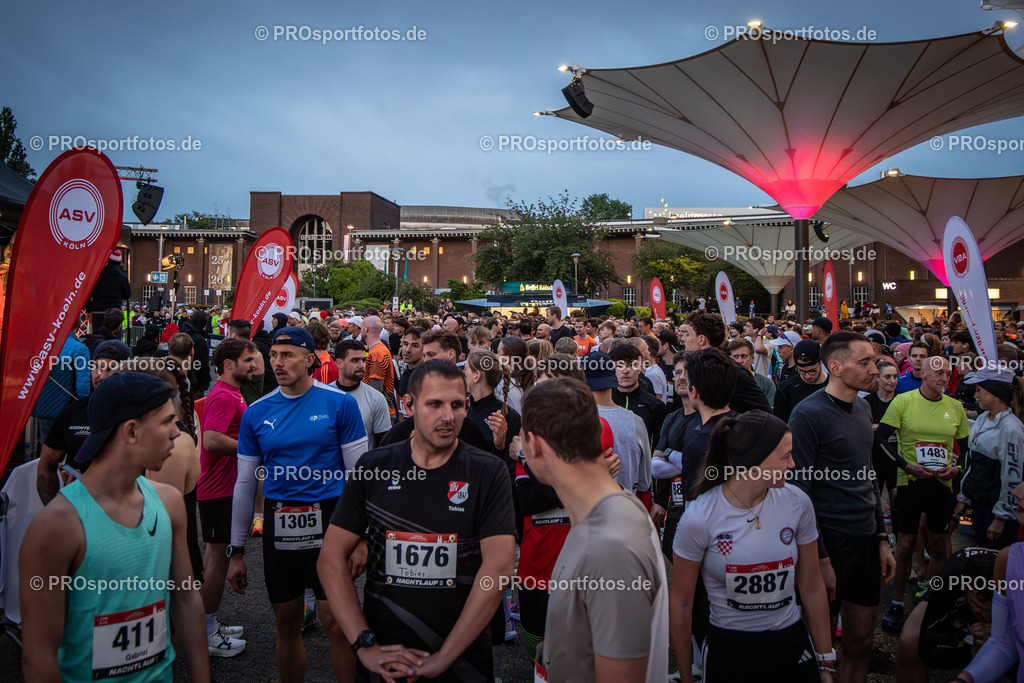 23. ASV Nachtlauf; Koeln, 13.05.26 | Impressionen vom 23. ASV Nachtlauf am 13.05.26 am Tanzbrunnen in Koeln. Foto: BEAUTIFUL SPORTS/Axel Kohring