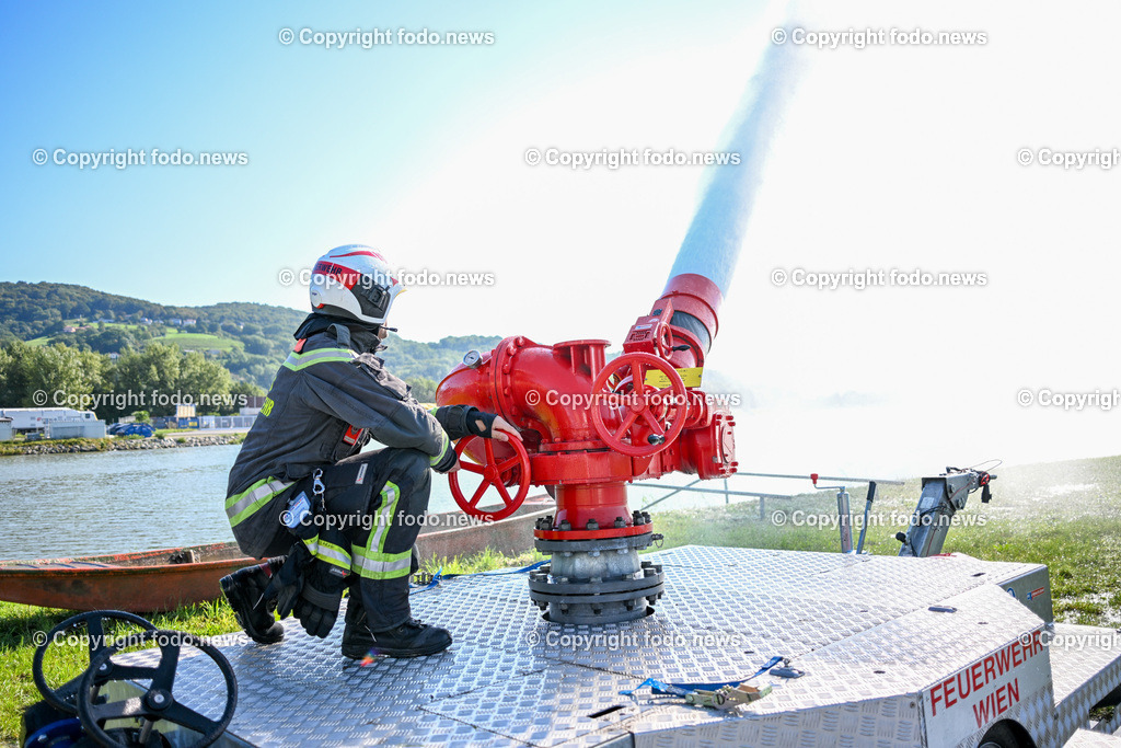 Feuerwehruebung Formatex 23_ Tankhafen Linz_ 15.09.2023-18 | 15.09.2023, Linz, AUT, Feuerwehruebung Formatex 23, Tankhafen Linz, im Bild Feuerwehruebung Formatex 23, Tankhafen Linz