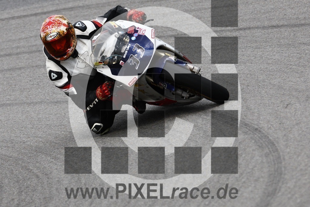 0033-20240511_03977 | Schöne Erinnerungen an spannende Momente - das festzuhalten ist unser Job. PIXELrace.de ist seit 2003 auf den Rennstrecken Europas unterwegs um die Action draußen beim Fahren und die wunderbare Stimmung imm Fahrerlager für euch einzufangen.