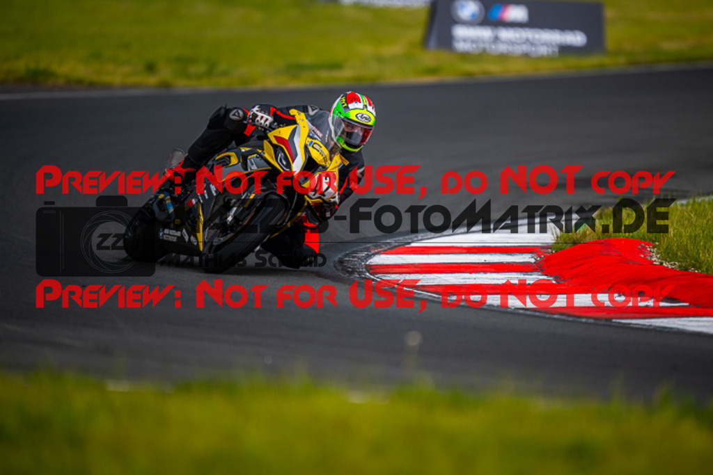 MaZZes_FotoMatrix_220521_1783 | Fotograf Mathias Schmid
Sportfotograf,
Eventfotograf,
Hochzeitsfotograf,
Portraitfotograf