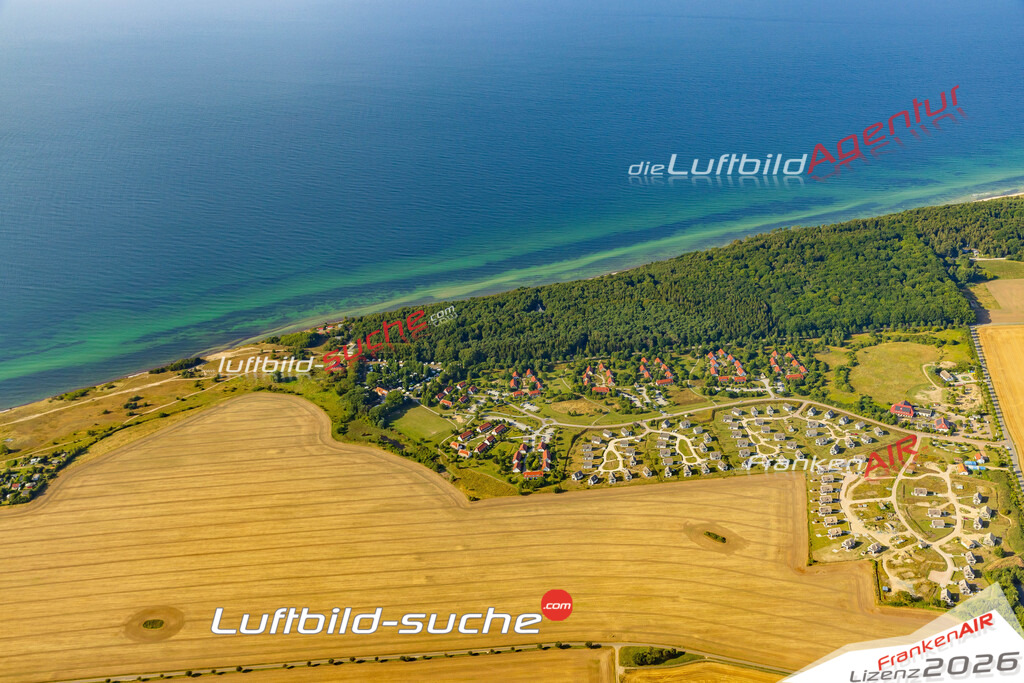 Luftaufnahme Feriendorf Rugana Dranske - Die Luftaufnahme wurde 2025 vom UL-Flugzeug heraus erstellt ( ohne Drohne ) - Hochauflösende Luftaufnahme - für professionelle Ausdrucke geeignet. Die Geschenkidee !Mit Lizenz und Bildrechte bestellbar