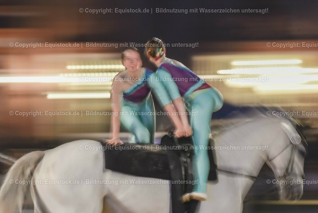 20230527_Voltigieren_NASPA_Flutlicht_0879 | equistock