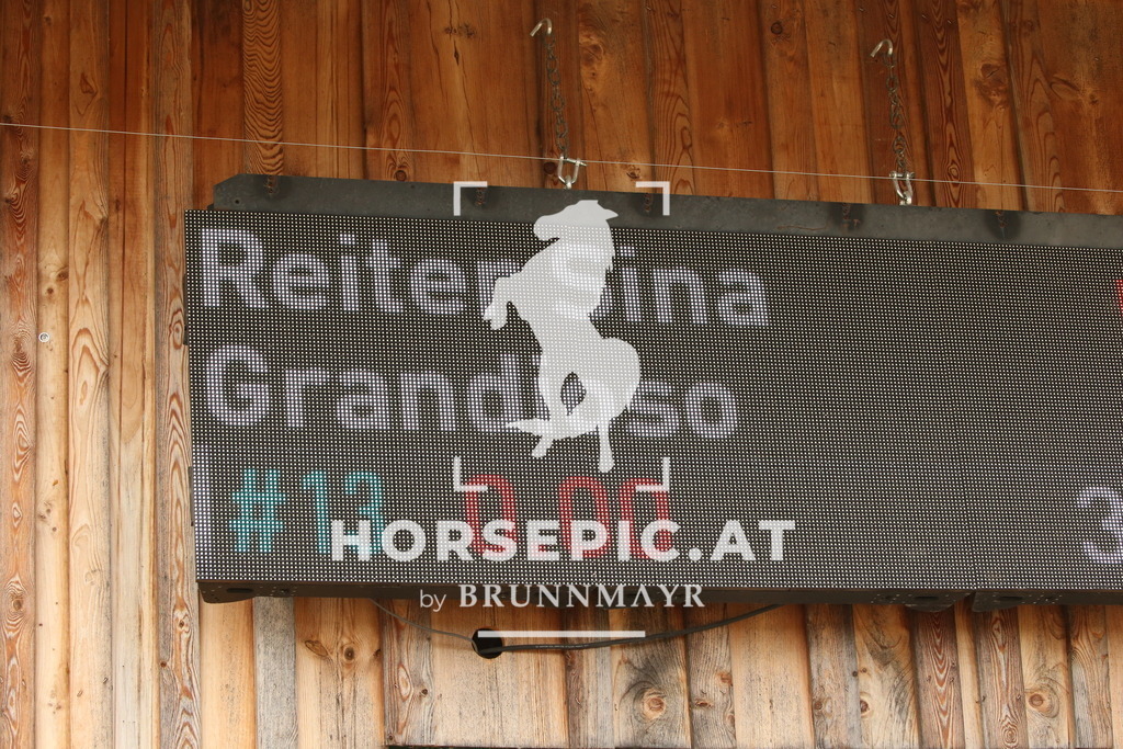 DL2Q3204 | Willkommen bei Brunnmayr - Design & Fotografie – Ihrem Spezialisten für Reitturniere und Pferdeveranstaltungen in Oberösterreich, Salzburg und Bayern! Seit über 17 Jahren sind wir leidenschaftlich dabei.