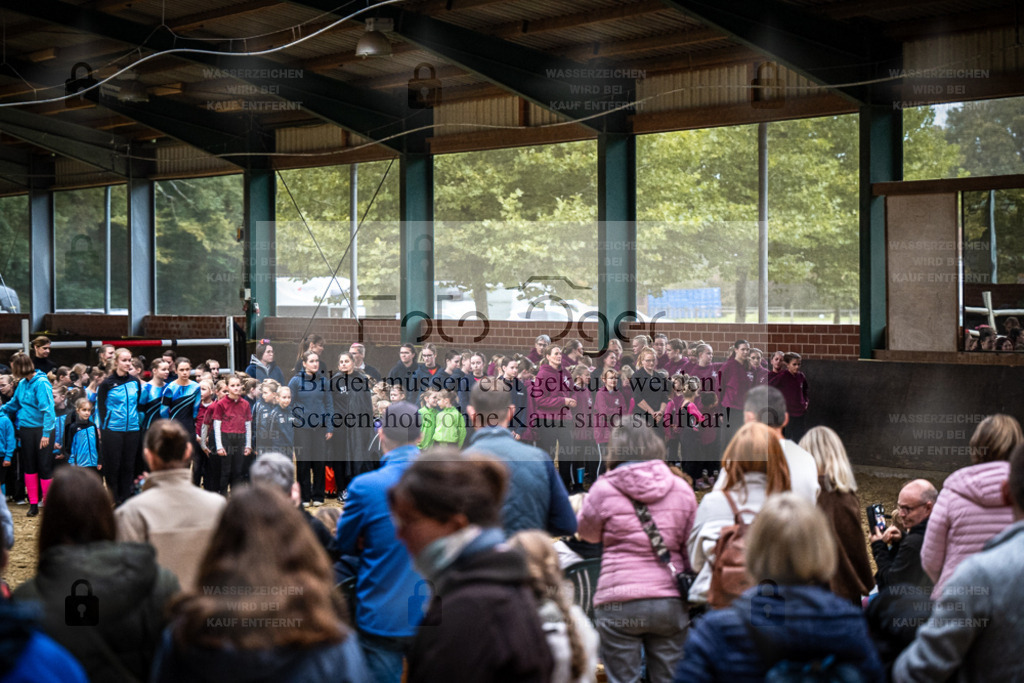 DOS_0074 | Entdecke hochwertige Reitturnierfotos von Foto Oger. Professionell, emotional und authentisch – jetzt Lieblingsmomente im Shop bestellen. - Realisiert mit Pictrs.com