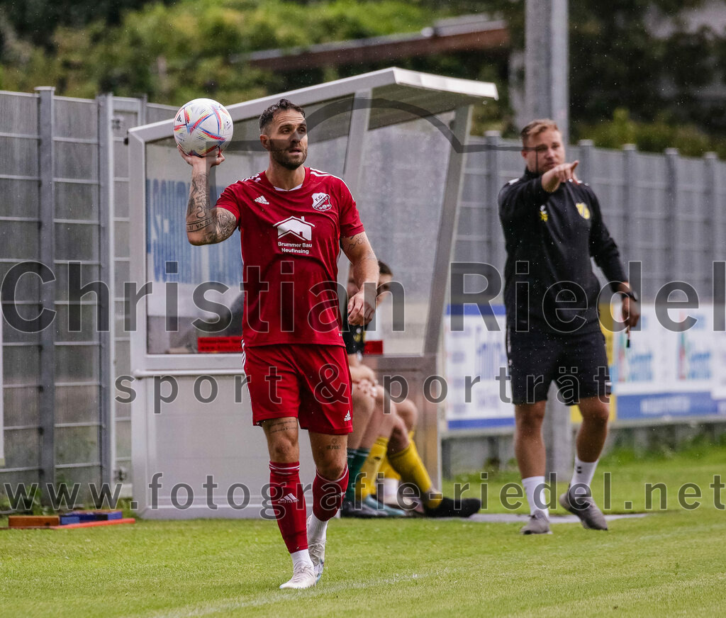2023-07-29_026_FC_Finsing_gegen_SC_Kirchasch | Finsing, Deutschland, 29.07.2023:
Fußball, Kreisliga 2023 / 2024, 1. Spieltag, FC Finsing gegen SC Kirchasch, Endergebnis: 0:2

Markus Rickhoff (FC Finsing, #7)

Foto: Christian Riedel / fotografie-riedel.net