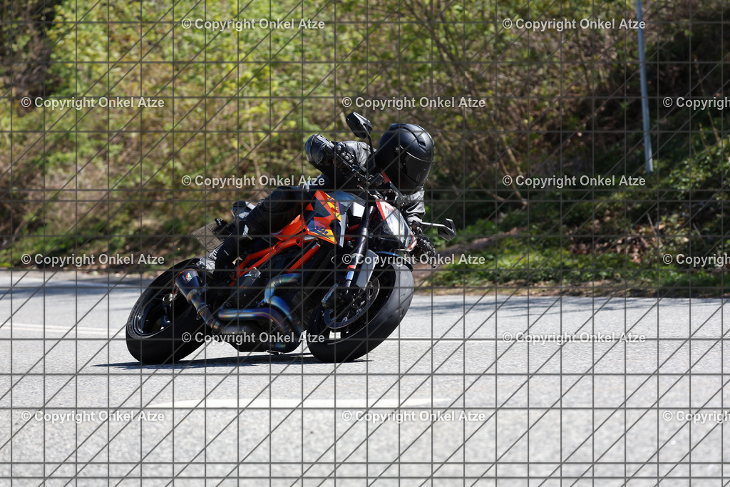 IMG_7034 | Fotograf am Kyffhäuser. Onkel Atze. Kyffhäuser Rennstrecke. Café36. Motorsportfotografie. - Realisiert mit Pictrs.com
