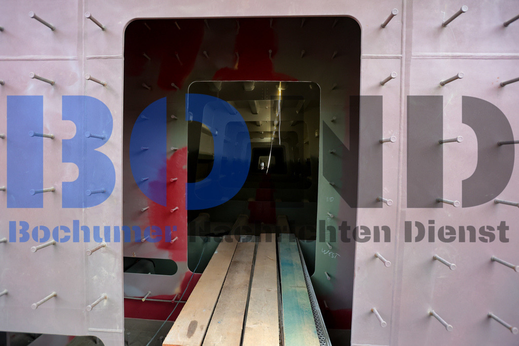 SES_LUDRAH20250225-4 | bond - Realisiert mit Pictrs.com