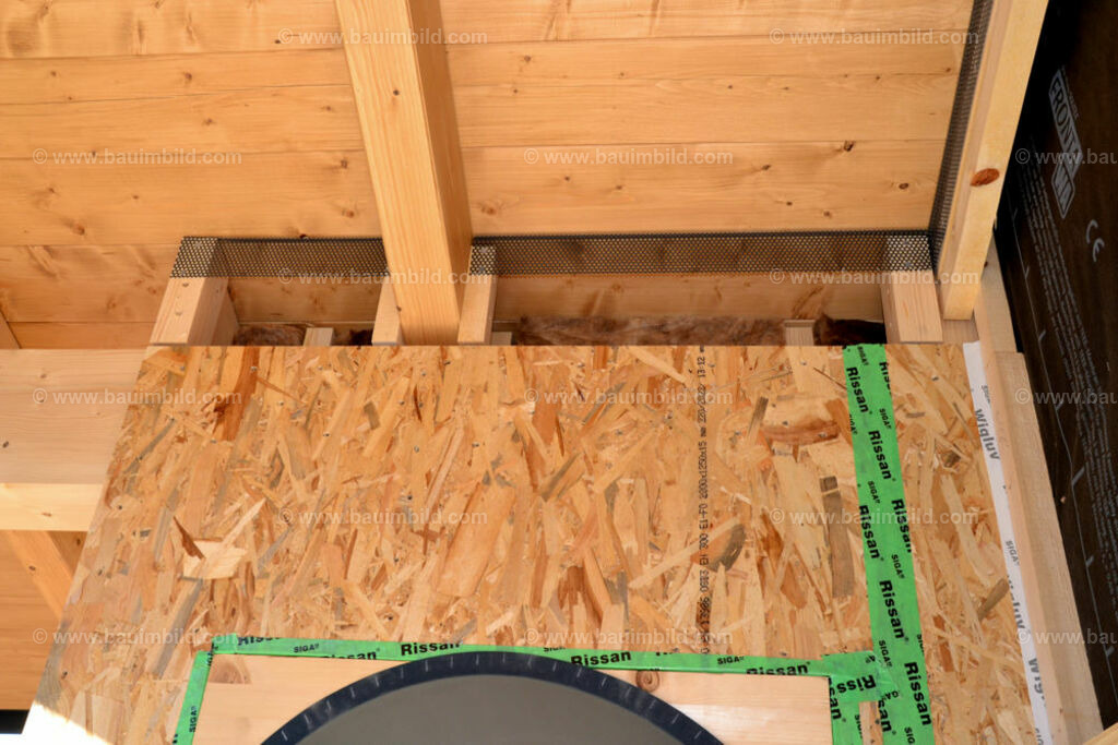 bib-lg13-holzbau-ausbau-0095 | Nach LV-Leistungsgruppen sortierte Detailfotos über den Bau eines Hauses. Alle Hausbau-Bilder direkt vom Urheber und Autor der Website Haus-Selber-Bauen.com