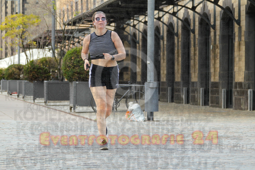 250920_1507_EV4_8122 | Sportfotografie im Rhein-Sieg Kreis, Köln, Bonn, NRW, Rheinland Pfalz, Hessen, etc. Unser Tätigkeitsfeld umfasst den Laufsport vom Volkslauf über den Marathon, Duathlon, Triathon bis zum Ultralauf wie Kölnpfad Ultra oder Schindertrail.