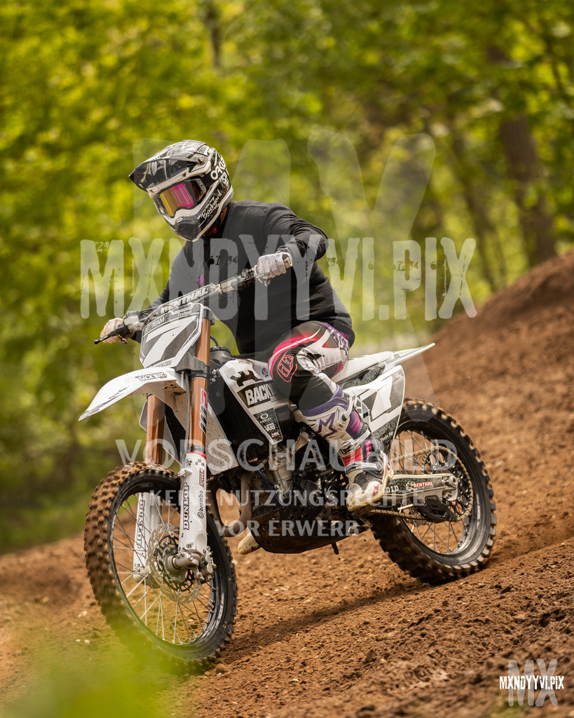 866A5895 | mxndyyvipix