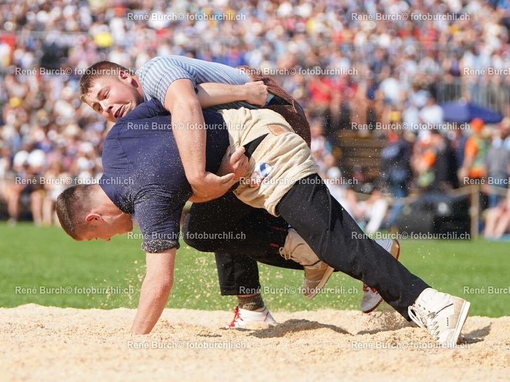 121 | René Burch leidenschaftlicher Fotograf aus Kerns in Obwalden.  Hier finden sie Sport, Landschaft und Natur Fotografie.
 - Realisiert mit Pictrs.com
