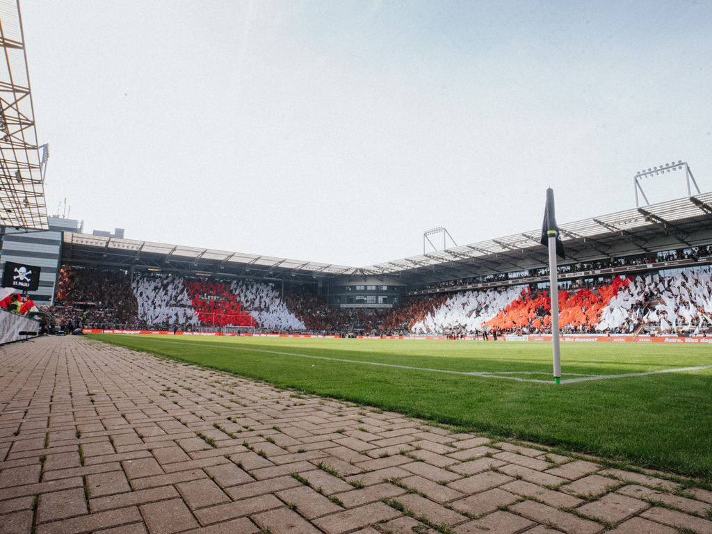 _DSC4267 | Der offizielle Shop für FC St. Pauli Fotos. Wähle aus Spielszenen & Fanmomenten dein FCSP Wunschformat. Wir liefern Millerntor-Atmosphäre.