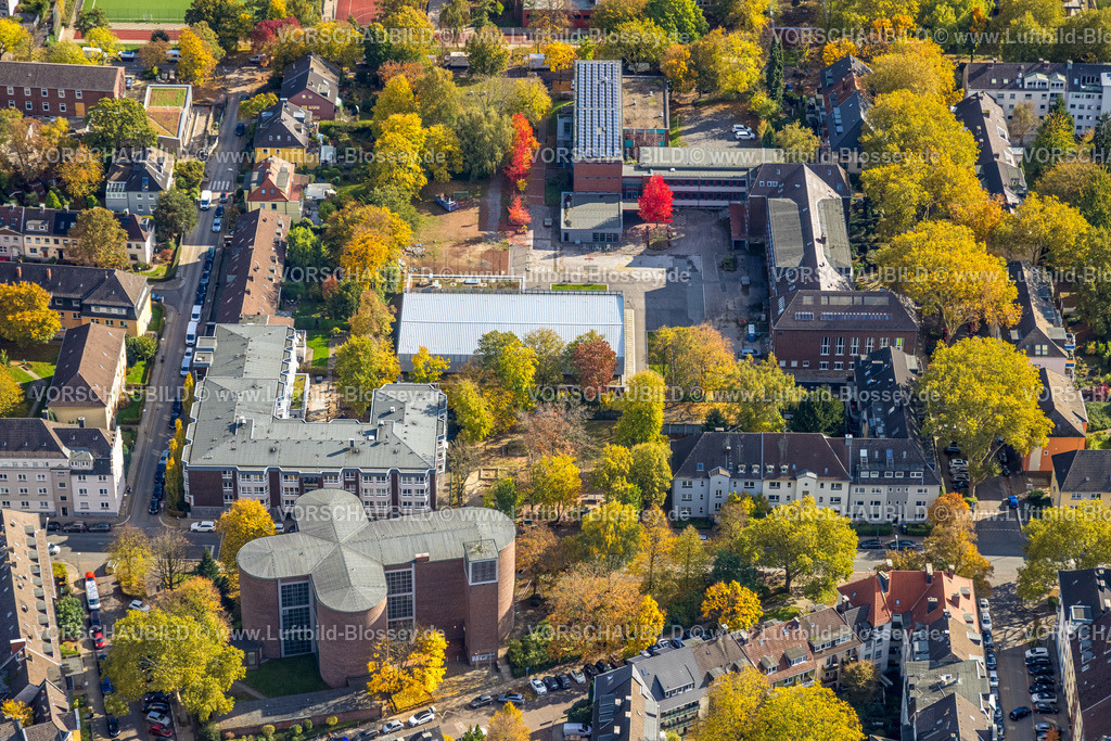 Essen251003144Mitte | Luftbild, Maria-Wächtler-Gymnasium, unten kath. Kirche St. Andreas, herbstliche Bäume, Rüttenscheid, Essen, Ruhrgebiet, Nordrhein-Westfalen, Deutschland