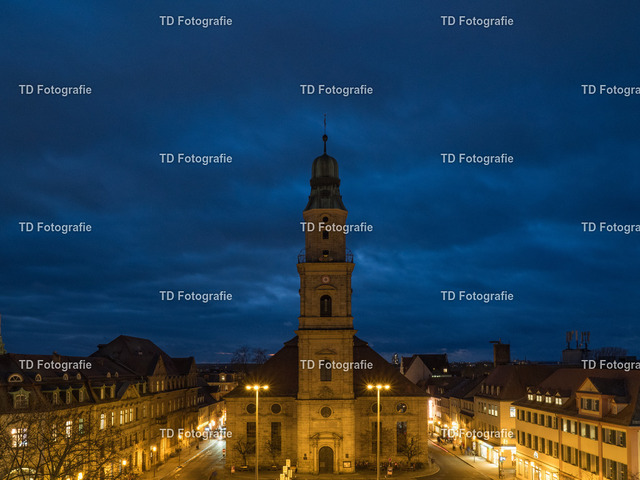 erlangen_hugenottenkirche-98935 | Fotogalerie von Thomas Dettweiler mit Eventbildern und lizenzfreien Fotos. Perfekt als Wandbild, für Büro, Website oder private Nutzung. - Realisiert mit Pictrs.com