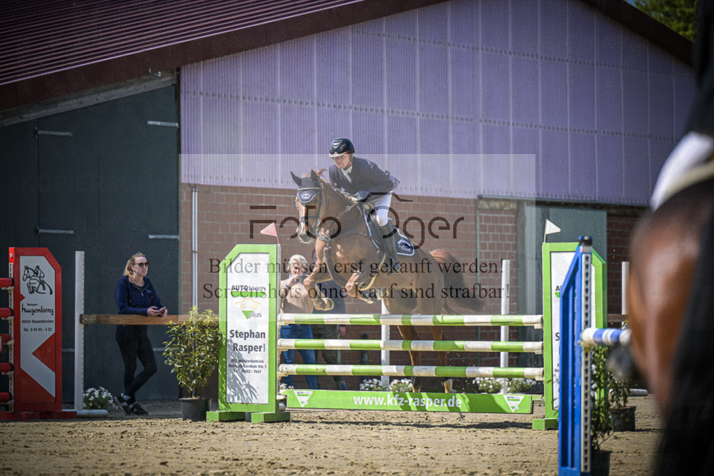 DOS_7766 | Entdecke hochwertige Reitturnierfotos von Foto Oger. Professionell, emotional und authentisch – jetzt Lieblingsmomente im Shop bestellen.Deutschlandweite Turnierfotografie. - Realisiert mit Pictrs.com