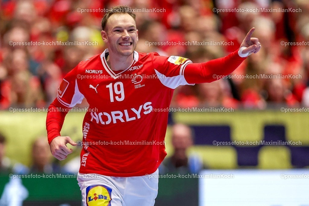 EHF16012602029 | 16.01.2026, Handball, Men's EHF EURO 2026, Dänemark - Nordmazedonien, Jyske Bank Boxen in Herning, Dänemark, Preliminary Round:  Mathias Gidsel (Denmark #19)  jubelnd 