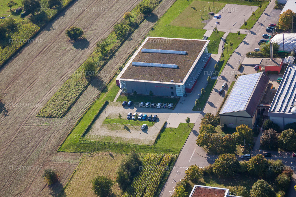 Luftbild: Ensemble der Sportplatzanlagen des TC Langensteinbach und des Gymnasium Karlsbad im Ortsteil Langensteinbach in Karlsbad im Bundesland Baden-Württemberg in Deutschland. Foto: IMG_45235.jpg vom 21.09.2011 durch Werner Riehm/FLY-FOTO.de