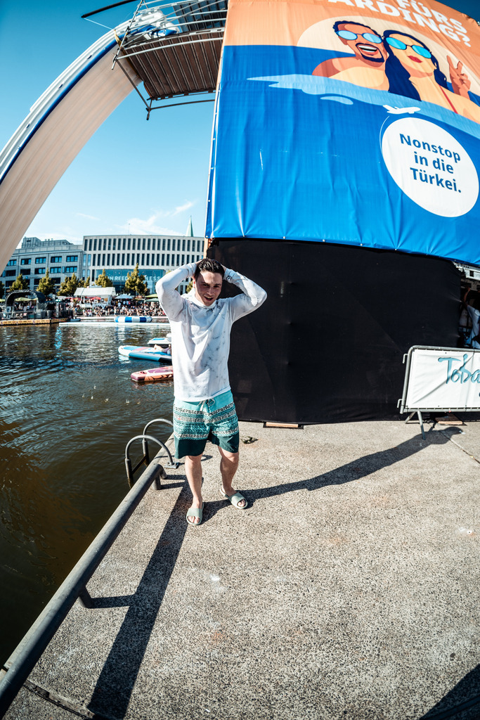 Kieler WOCHE Tow In Windsurf - @danielpankoke dpmedia (8 von 158) | dp-photography - Realisiert mit Pictrs.com