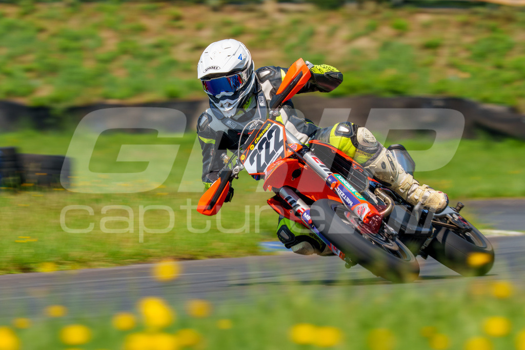 G-Cup + Supermoto Staatsmeisterschaft + Hungarian Supermoto Championship | GRIPcapture steht für authentische Sportfotografie in Österreich – für Momente, die mehr sind als Geschwindigkeit oder Ergebnis. Es geht um Emotion, Spannung, Fokus und den Augenblick, der oft nur einen Wimpernschlag dauert.Ob Motorsport, Teamsport oder 