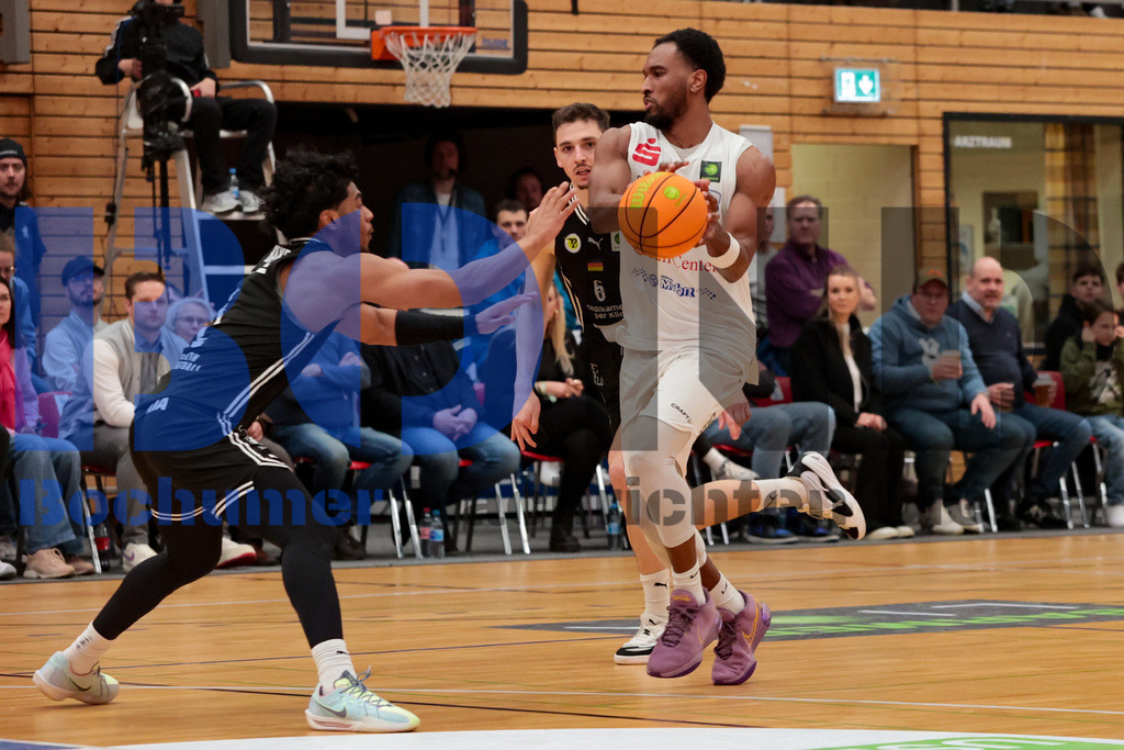 SES_BOCBAY20250209-42 | bond - Realisiert mit Pictrs.com