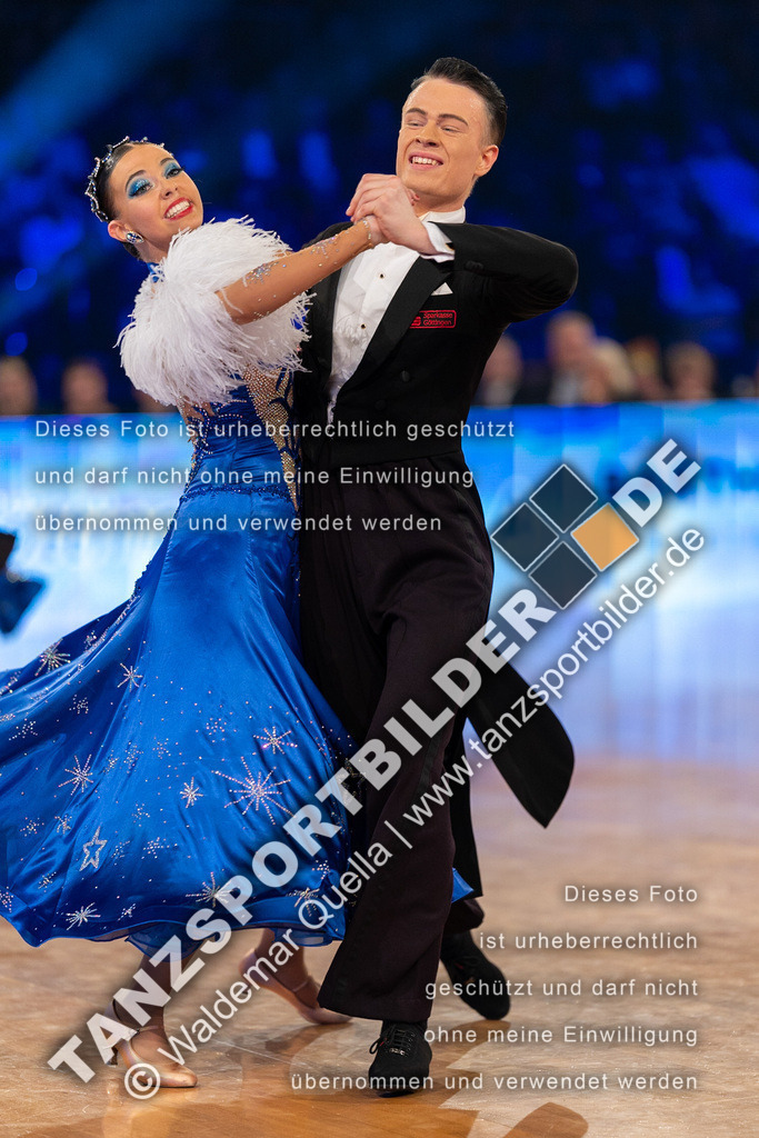 20231111-14067 | Hier finden Sie Tanz Bilder vom Latein und Standard Formationen tanzen. Sportbilder vom Tanzsport. Schöne Fotos und von Weltmeisterschaft, Europameisterschaft, Bundesliga, Regionalliga, Oberliga und Landesliga sowie von GOC Stuttgart, DanceComp, WM Bremen