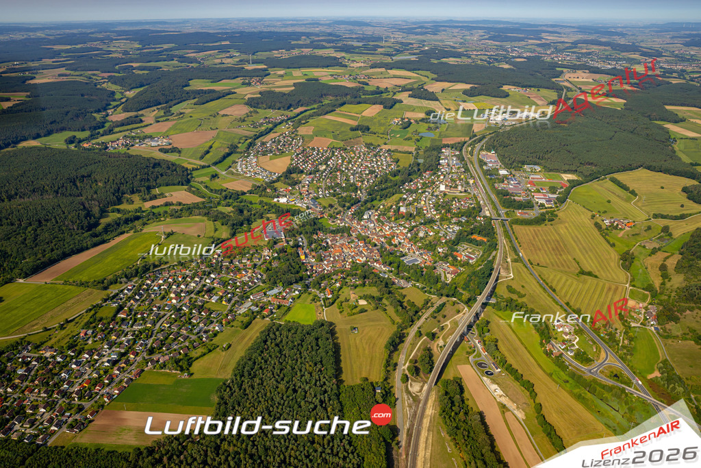 Das Luftbild zeigt :  Emskirchen - Die Luftaufnahme wurde 2024 vom UL-Flugzeug aus erstellt ( keine Drohne ) - Hochauflösende Luftaufnahme - Für grossformatige Ausdrucke geeignet. Die Geschenkidee !Mit Lizenz und Bildrechte bestellbar