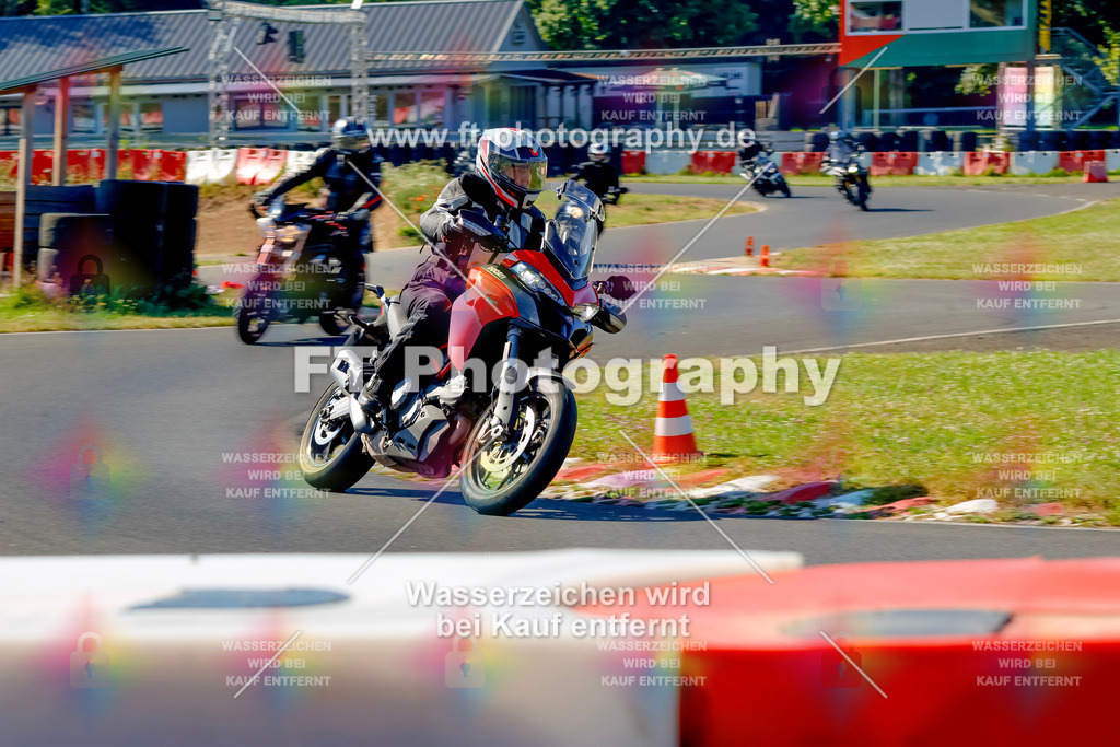 _MOT8788 | Hier findet Ihr Bilder von Touristenfahrten auf der Nürburgring Nordschleife oder von anderen Veranstaltungen die ich besucht habe. Viel Spass beim Durch Schauen 