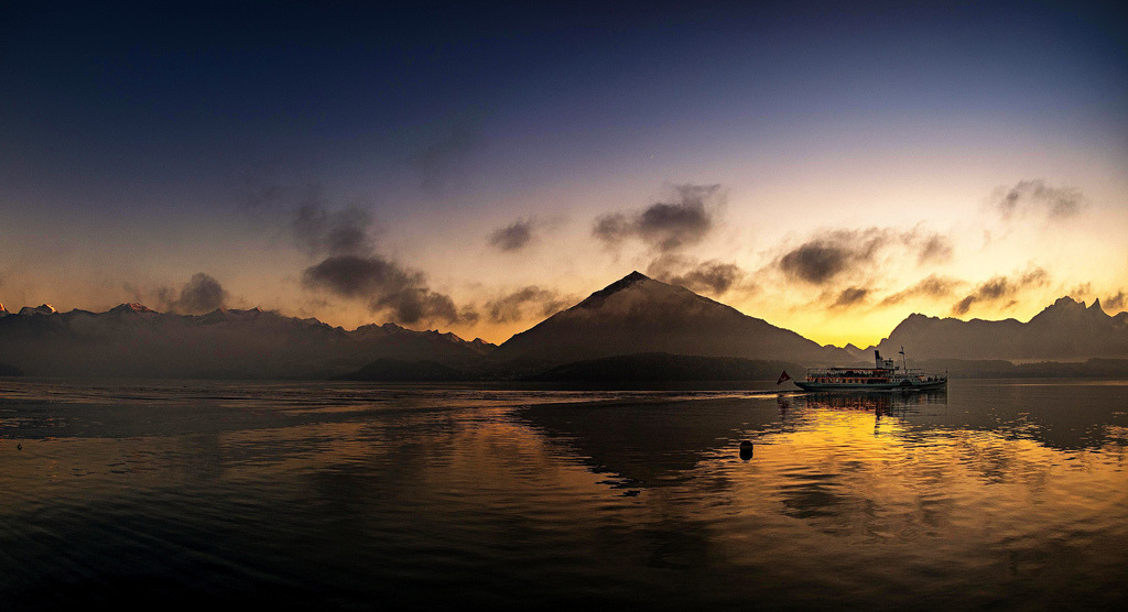 Thunersee LXXX | 1/5 | ultraHD Fuji Crystal DP II | 46.2 x 85 cm | CHF 180 | 80 | 1129 - Realisiert mit Pictrs.com