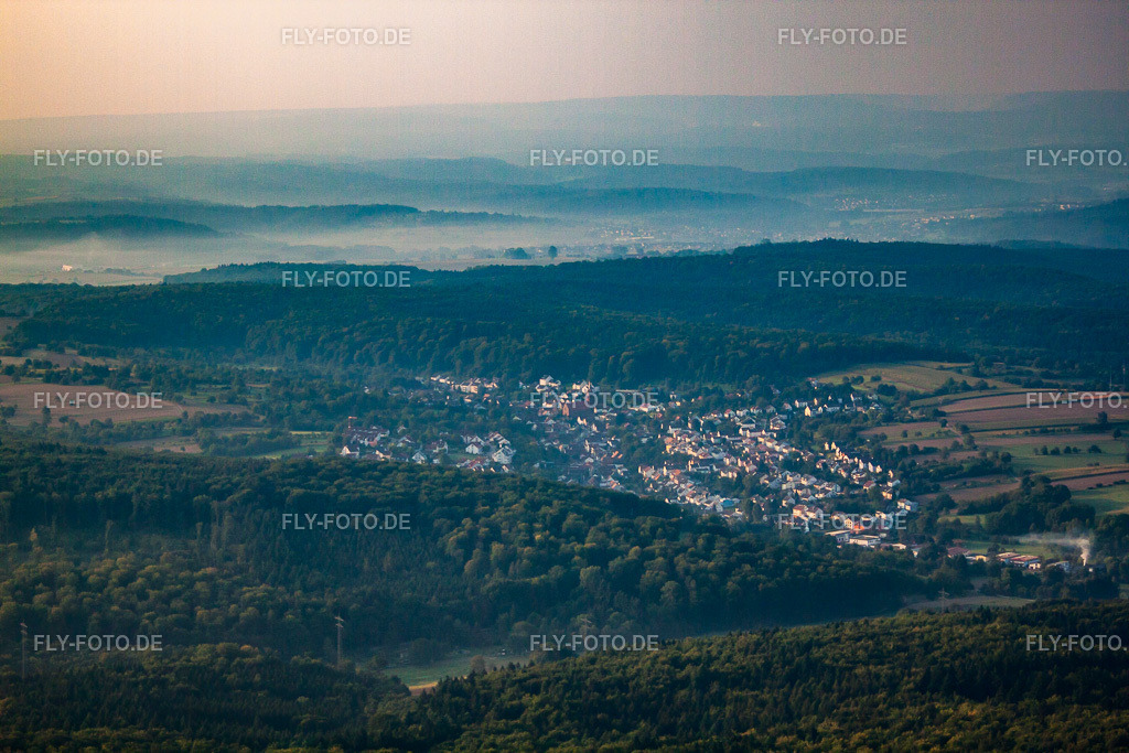 Ortsansicht | Luftbild: Ortsansicht im Ortsteil Jöhlingen in Walzbachtal im Bundesland Baden-Württemberg in Deutschland. Foto: IMG_52816.jpg vom 05.09.2012 durch Werner Riehm/FLY-FOTO.de - Realisiert mit Pictrs.com