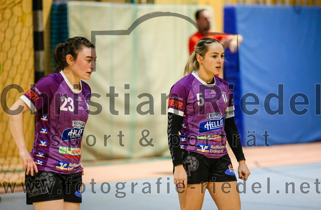 2024-02-10_076_SpVgg_Altenerding_gegen_SVA_Palzing | Erding, Deutschland, 10.02.2024:
Handball, Bezirksoberliga Frauen Altbayern 2023 / 2024, 14. Spieltag, SpVgg Altenerding gegen SVA Palzing, Endergebnis: 27:28

Katharina Künstner (SpVgg Altenerding, #23), Lena Prem (SpVgg Altenerding, #5)

Foto: Christian Riedel / fotografie-riedel.net