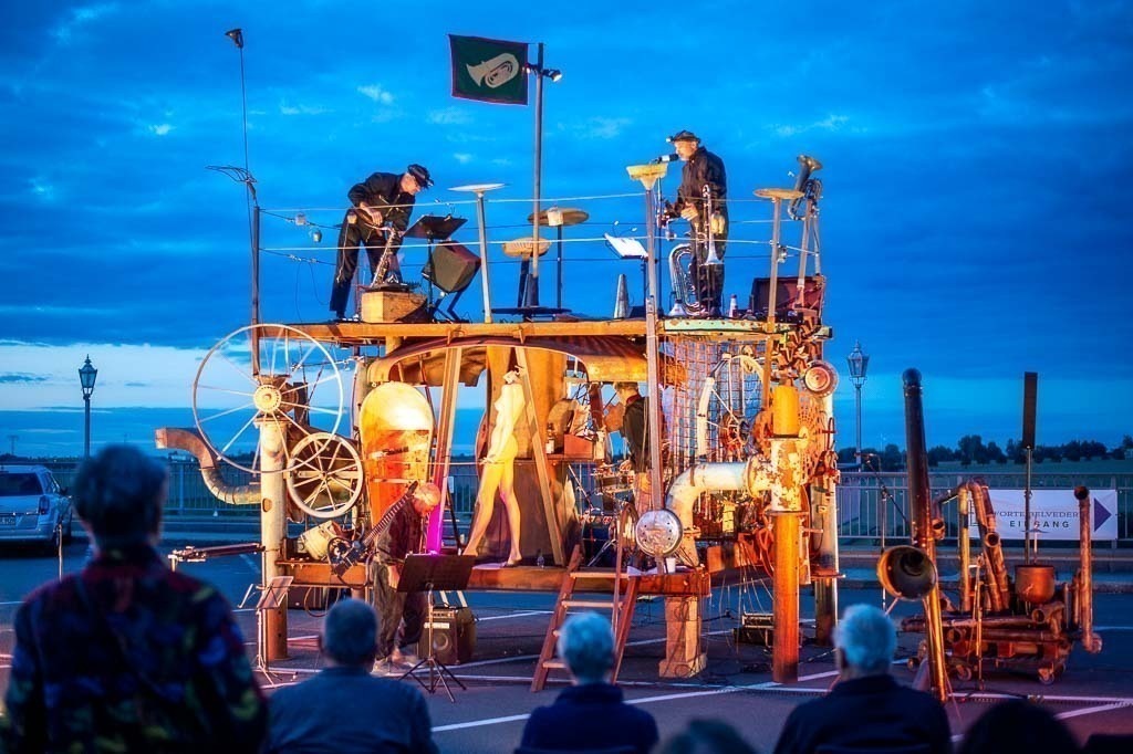 Jazzmaschine | Die Jazzmaschine im Forte Belvedere Leisnig zum Festival Hallo Leisnig 2022. - Realisiert mit Pictrs.com