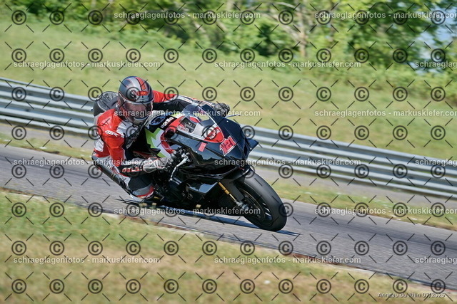 25bt04-0142 | markuskiefer.com - Realisiert mit Pictrs.com
