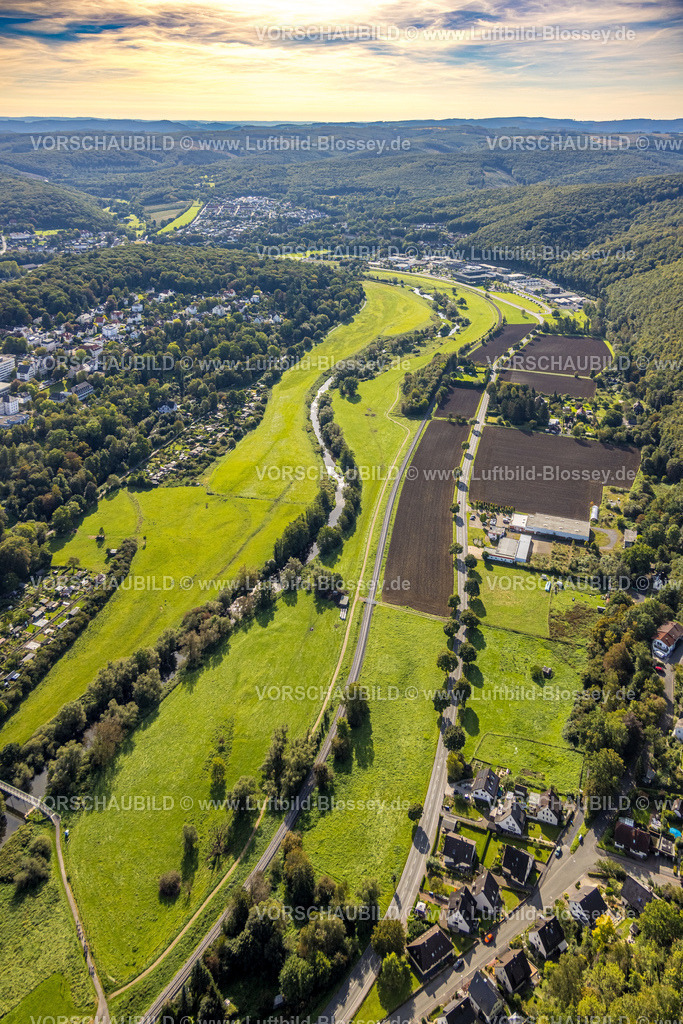 Arnsberg230904853 | Luftbild, Grünes Tal mit Wiesen und Feldern und Fluss Ruhr am Ruhrbogen, Arnsberg, Sauerland, Nordrhein-Westfalen, Deutschland