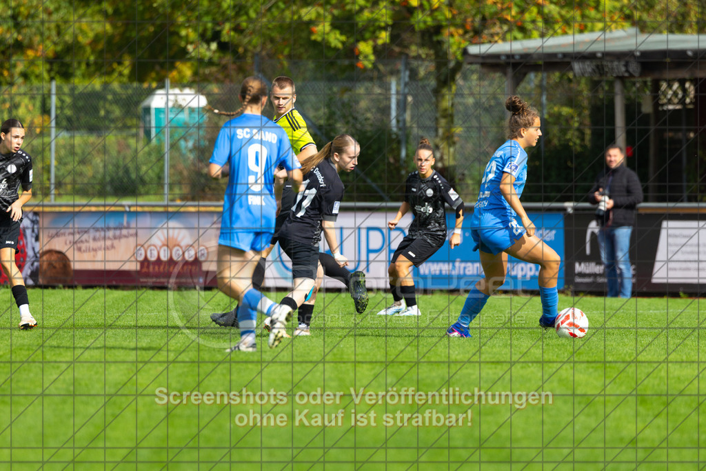 20261010_140456_0701_(c)_by_PhotoPeet | #,1.FC Donzdorf (schwarz) vs. SC Sand (blau), Fußball, EnBW-Oberliga B -Juniorinnen, 05. Spieltag, Saison 2026/2027, Rasenplatz Lautertal Stadion, Süßener Straße 16, 73072 Donzdorf, 10.10.2026 - 14:00 Uhr,Foto: PhotoPeet / Sport- &amp; Eventfotografie / Peter Harich