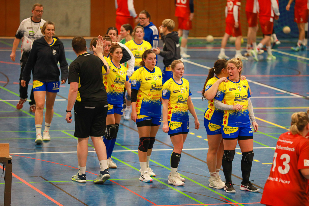 SvSchermbeck_SVN_061225_177 | Bildergalerie von Sport-Ereignissen aber auch von weiteren spannenden Dingen - nicht nur vom Niederrhein. In Anlehnung an den bekannten Spruch von Hanns Dieter Hüsch heißt das Motto: "Niederrhein ist überall".  - Realisiert mit Pictrs.com