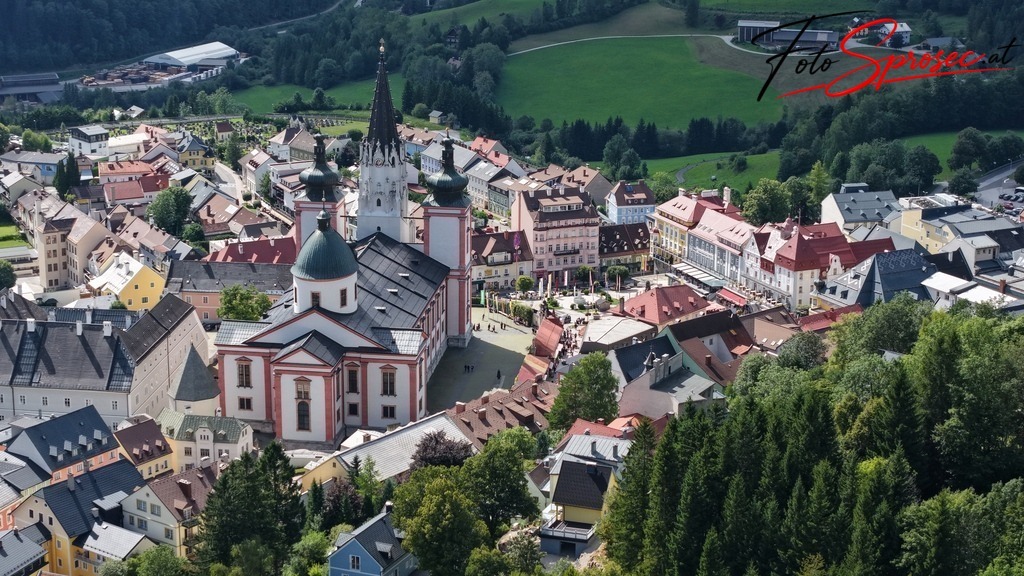 dji_fly_20250824_151102_0052_1756041916941_aeb | Mit meiner Kamera halte ich besondere Augenblicke, faszinierende Landschaften und interessante Details fest. Dabei entstehen ganz unterschiedliche Aufnahmen – von stimmungsvollen Landschaftsfotografien und beeindruckenden Drohnenaufnahmen über Pressefotos - Realisiert mit Pictrs.com