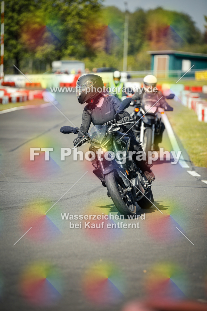 OBK_Mai_Martina_Markus-10548 | Hier findet Ihr Bilder von Touristenfahrten auf der Nürburgring Nordschleife oder von anderen Veranstaltungen die ich besucht habe. Viel Spass beim Durch Schauen 