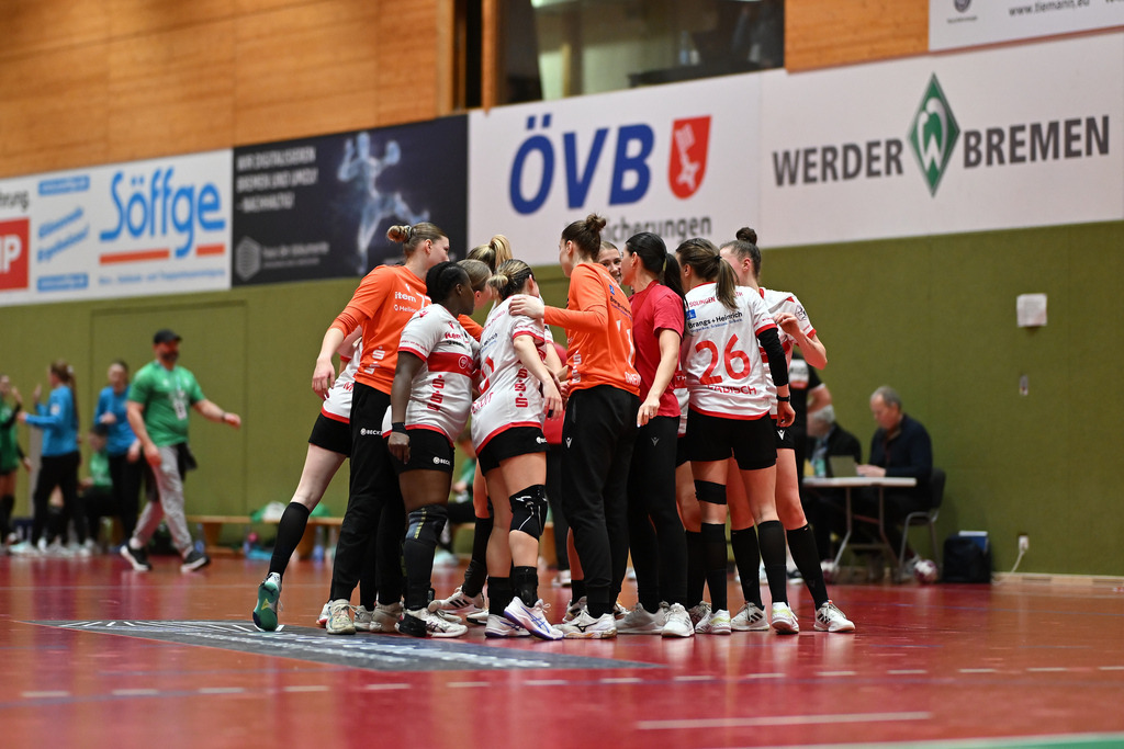 Handball I Frauen I Saison 2024-2025 I 2. Bundesliga I 11. Spieltag I SV Werder Bremen - HSV Solingen-Gräfrath 76 | Der Sportfotograf. - Realisiert mit Pictrs.com