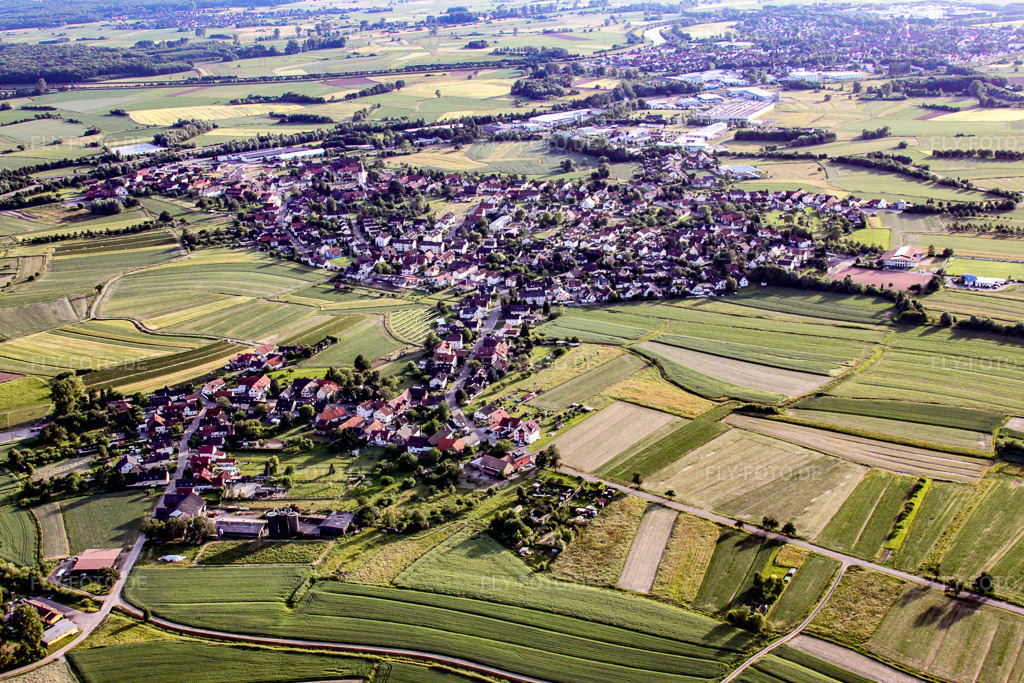 Luftbild: Dorfansicht im Ortsteil Sand in Willstätt im Bundesland Baden-Württemberg in Deutschland. Foto: IMG_18878.jpg vom 03.06.2009 durch Werner Riehm/FLY-FOTO.de