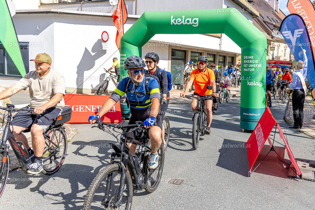 Ossiachersee autofrei - Start am Hauptplatz Feldkirchen | Bildershop von pixelworld.at - Realisiert mit Pictrs.com