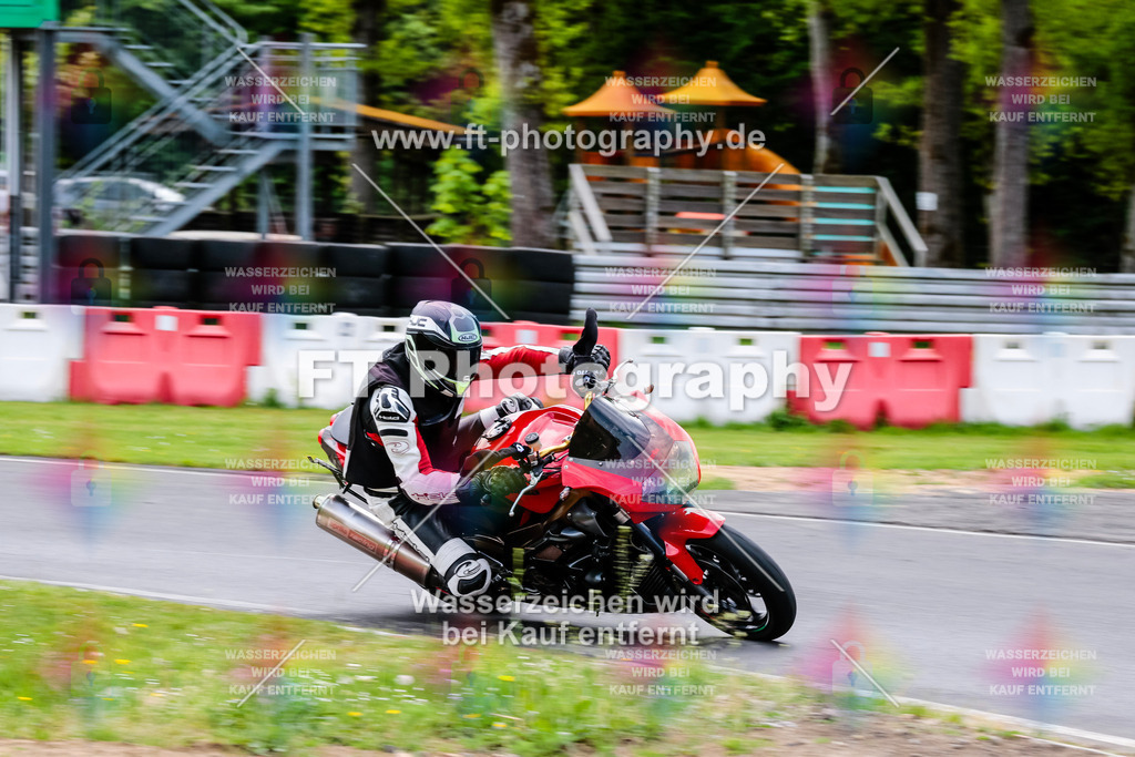 MotoTeamVBK-20753 | Hier findet Ihr Bilder von Touristenfahrten auf der Nürburgring Nordschleife oder von anderen Veranstaltungen die ich besucht habe. Viel Spass beim Durch Schauen 