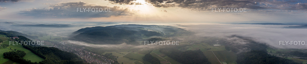 Panorama-Ansicht am Rande von Feldern vor dem von Frühnebel verhüllten Bodensee am Bodensee | Luftbild: Panorama-Ansicht am Rande von Feldern vor dem von Frühnebel verhüllten Bodensee am Bodensee im Ortsteil Stahringen in Radolfzell im Bundesland Baden-Württemberg in Deutschland. Foto: IMG_102891-Pano.jpg vom 26.08.2017 durch Werner Riehm/FLY-FOTO.de - Realisiert mit Pictrs.com