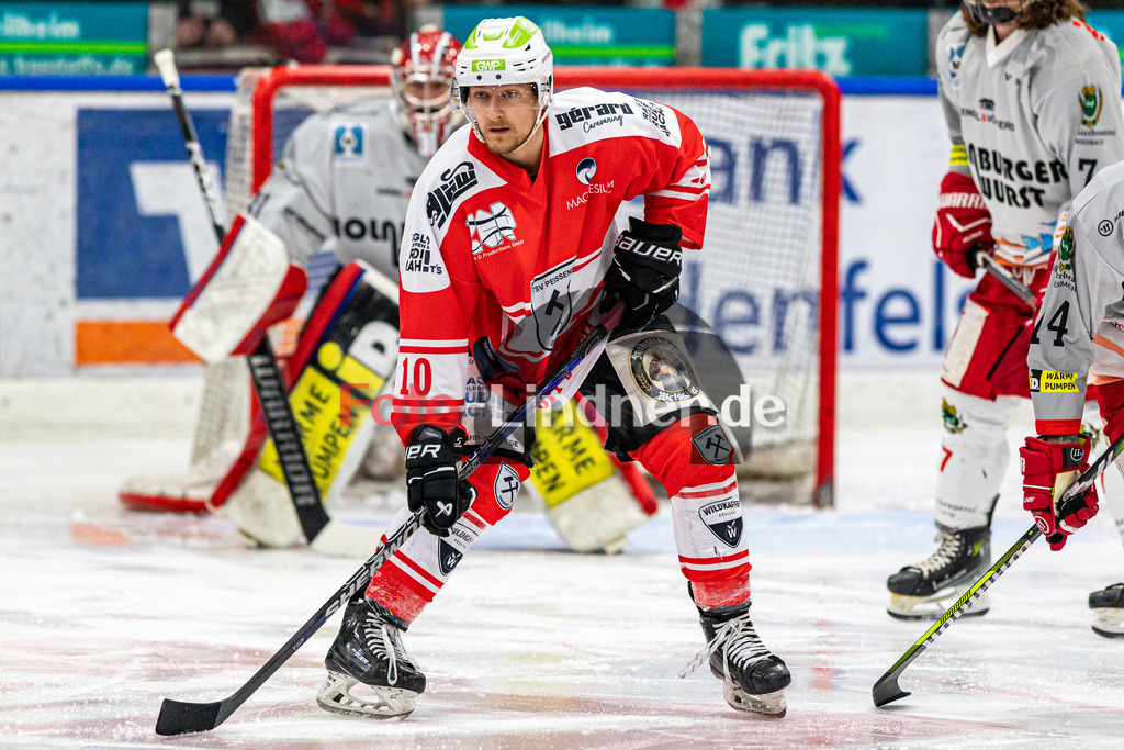 Halbfinale Spiel 3 TSV Peißenberg Miners vs TEV Miesbach | Eishockey Bayernliga Playoffs 2023/2024, Halbfinale Spiel 3 TSV Peißenberg Miners vs TEV Miesbach, 20240315,
Jakob HEIGL (Miners 10) in Aktion,
2024-03-15 in Peißenberg (Eisstadion)
10 Jakob HEIGL (Miners 10)
Copyright: WolfgangxLindner foto-lindner.de