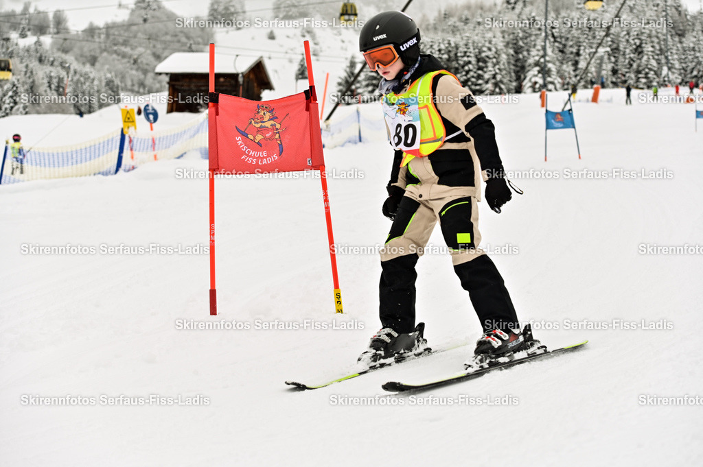 SRF_20.02.2026_0341 | Skirennfotos,Serfaus,Fiss,Ladis,Kinderskirennen,Winter,Tirol,Oberland,skirace,SFL,feelfree,weil wir's genießen,ski,Ski,skifahren,Sonnenplateau, - Realisiert mit Pictrs.com