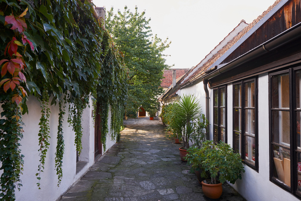 Wollschmiedn | Gars am Kamp, Austria - October 17, 2015: Wollschmiedn; handgewebte Schafwollteppiche von Barbara Schmidt. - Realisiert mit Pictrs.com